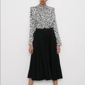 Print top with pleats